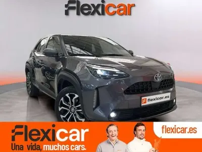 Usado Toyota Yaris Cross Style 116 CV (85 kW) 2022 Gris SUV