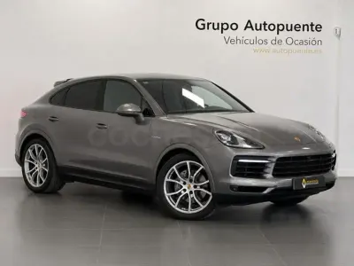 Usado Porsche Cayenne 462 CV (339 kW) 2021 Gris / plata SUV