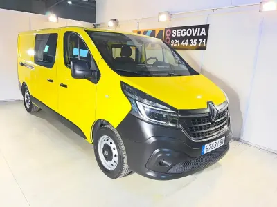 Usado Renault Trafic 95 CV (69 kW) 2019 Amarillo Monovolumen