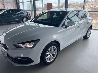 Usado Seat Leon Style 115 CV (84 kW) 2021 Blanco
