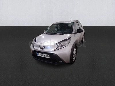 Usado Toyota Aygo X Play 72 CV (52 kW) 2023 Gris / plata SUV