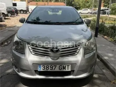 Usado Toyota Avensis Executive 150 CV (110 kW) 2010 Gris / plata Berlina