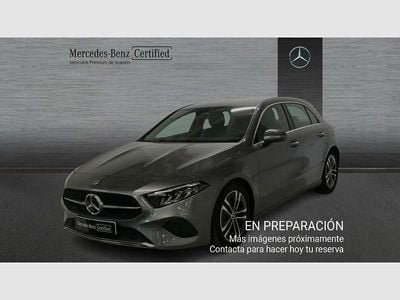 Usado Mercedes A180 136 CV (100 kW) 2024 Gris montaña (metalizado) Utilitario