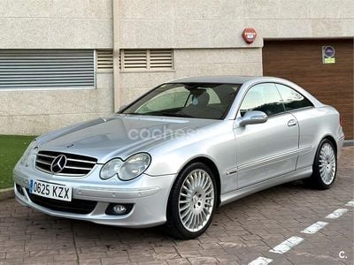 Gris / plata Usado 2007 Mercedes CLK220 Avantgarde Coupe | 7990 € (Precio justo)