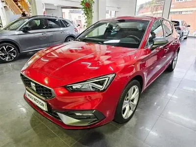 Usado Seat Leon FR 205 CV (150 kW) 2023 Rojo Berlina