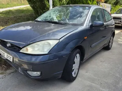 Usado Ford Focus Trend 101 CV (74 kW) 2002 Azul Utilitario