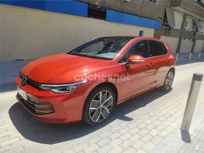 Usado VW Golf VIII 150 CV (110 kW) 2024 Rojo Berlina
