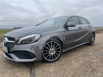 Usado Mercedes A180 122 CV (89 kW) 2018 Gris / plata Berlina