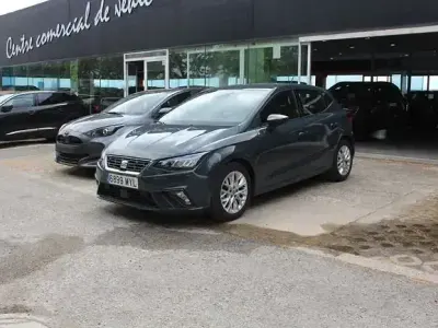 Usado Seat Ibiza FR 116 CV (85 kW) 2025 Gris Utilitario