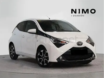 Usado Toyota Aygo X-play 72 CV (52 kW) 2021 Blanco Utilitario