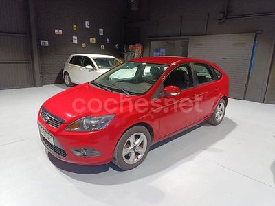 Usado Ford Focus Titanium 109 CV (80 kW) 2010 Granate Berlina