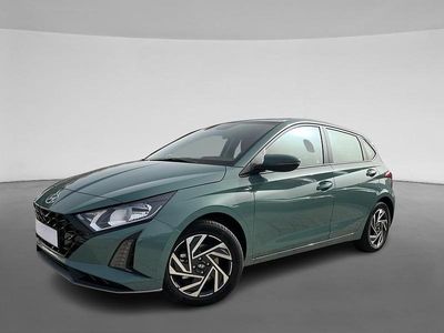 Usado Hyundai i20 100 CV (73 kW) 2025 Verde mangrove Utilitario