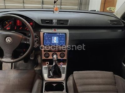 Granate Usado 2006 VW Passat Sportline Berlina | 2600 € (Un poco caro)