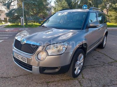 Gris / plata Usado 2010 Skoda Yeti Active SUV | 5990 € (Precio justo)