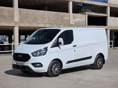 Usado Ford Transit Custom Trend 136 CV (100 kW) 2023 Blanco Van