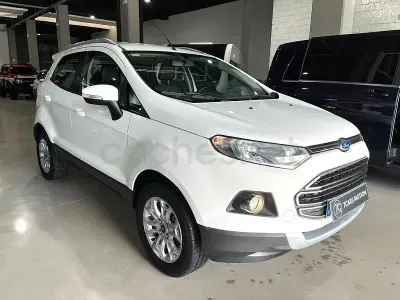 Usado Ford Ecosport Trend 112 CV (82 kW) 2015 Blanco SUV