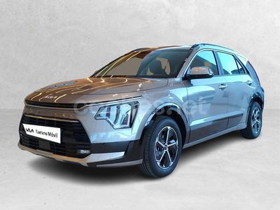 Gris / plata Usado 2025 Kia Niro SUV | 29.799 € (Un poco caro)