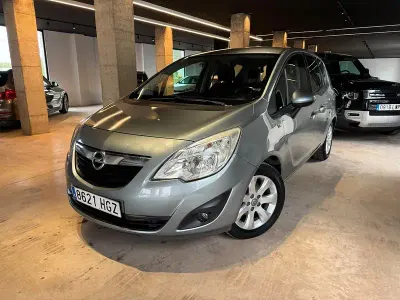 Usado Opel Meriva Excellence 120 CV (88 kW) 2012 Gris / plata Monovolumen