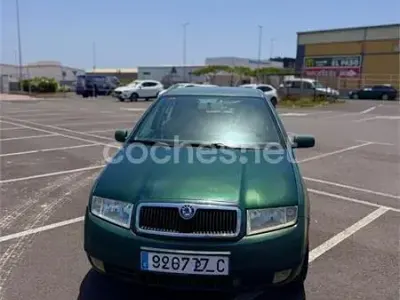 Usado Skoda Fabia Comfort 68 CV (50 kW) 2001 Verde Berlina