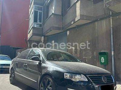 Usado VW Passat Highline 170 CV (125 kW) 2007 Negro Berlina