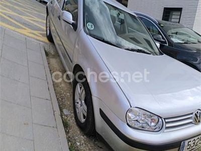 Usado VW Golf IV Highline 100 CV (73 kW) 2001 Gris / plata Familiar
