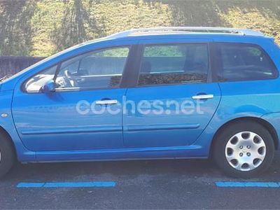 Usado Peugeot 307 110 CV (80 kW) 2004 Azul Familiar