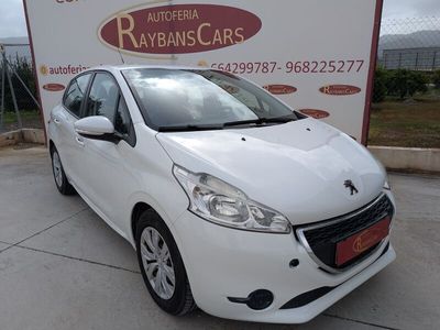 Usado Peugeot 208 Active 68 CV (50 kW) 2013 Blanco Utilitario