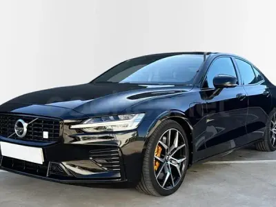 Usado Volvo S60 405 CV (297 kW) 2020 Negro Berlina