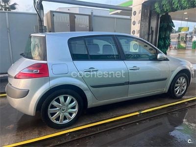 Gris / plata Usado 2008 Renault Mégane II Dynamique Berlina | 4300 € (Precio justo)