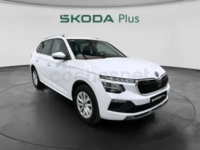 Usado Skoda Kamiq Selection 115 CV (84 kW) 2025 Blanco SUV