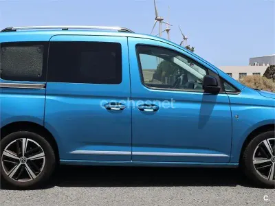 Usado VW Caddy 122 CV (89 kW) 2021 Azul Monovolumen