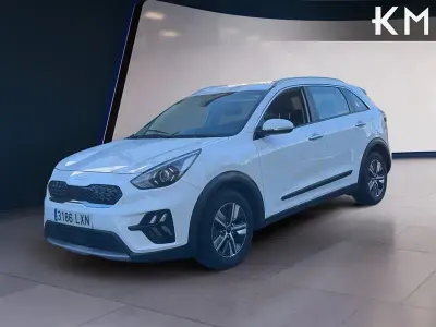 Usado Kia Niro 141 CV (103 kW) 2022 Blanco SUV