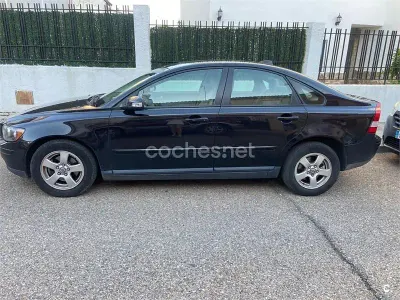 Usado Volvo S40 Momentum 109 CV (80 kW) 2007 Negro Berlina