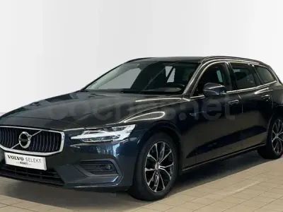 Usado Volvo V60 Momentum 150 CV (110 kW) 2019 Gris / plata Familiar