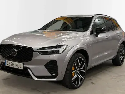 Usado Volvo XC60 455 CV (334 kW) 2025 Gris / plata SUV