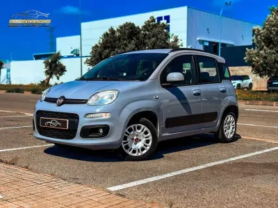 Usado Fiat Panda Lounge 69 CV (50 kW) 2019 Gris Utilitario