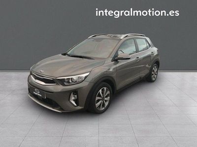 Verde Usado 2021 Kia Stonic SUV | 20.500 €