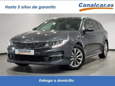 Usado Kia Optima 136 CV (100 kW) 2022 Gris / plata Familiar