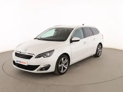 Usado Peugeot 308 Allure 120 CV (88 kW) 2016 Blanco Familiar