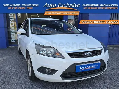Usado Ford Focus Trend 109 CV (80 kW) 2010 Blanco Berlina
