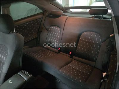 Usado Mercedes C180 129 CV (94 kW) 2001 Verde Berlina