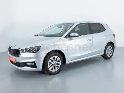 Usado Skoda Fabia Selection 95 CV (69 kW) 2025 Gris / plata Utilitario