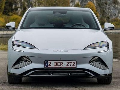 Usado BYD Seal Design 230 kW (313 CV) 2024 Gris Berlina