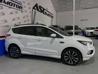 Usado Ford Kuga ST-Line 150 CV (110 kW) 2019 Blanco SUV