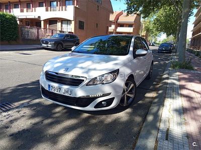 Usado Peugeot 308 Style 100 CV (73 kW) 2015 Blanco Berlina