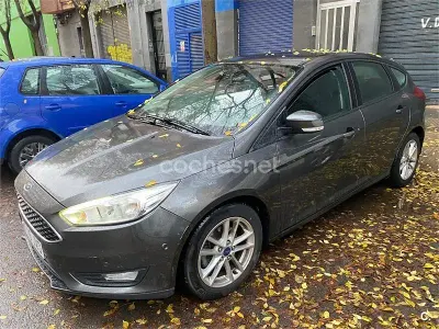 Usado Ford Focus Business Edition 120 CV (88 kW) 2016 Granate Berlina