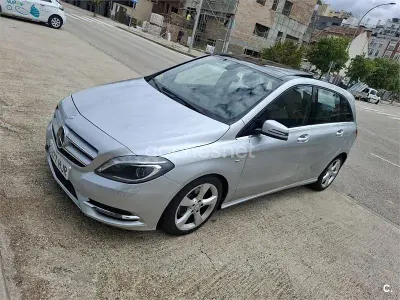 Begagnad Mercedes B180 109 HK (80 kW) 2012 Grå Minibuss