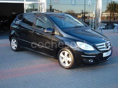 Usado Mercedes B180 109 CV (80 kW) 2009 Negro Monovolumen
