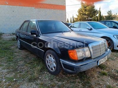 Negro Usado 1994 Mercedes E300 Berlina | 2490 €