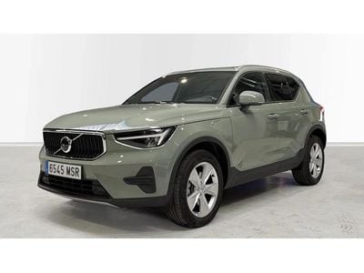 Käytetty Volvo XC40 Core 163 HP (119 kW) 2024 Vihreä Katumaasturi